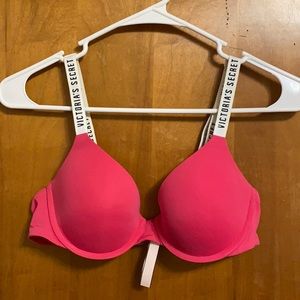 VS tshirt bra pink